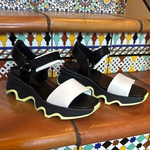 NEVER WORN! Stylish Black and White Women's Sandals ☑️